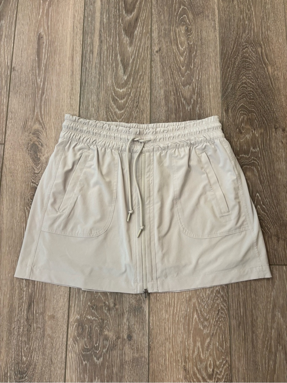 Athleta Expedition Skort Light Grey - Size 10